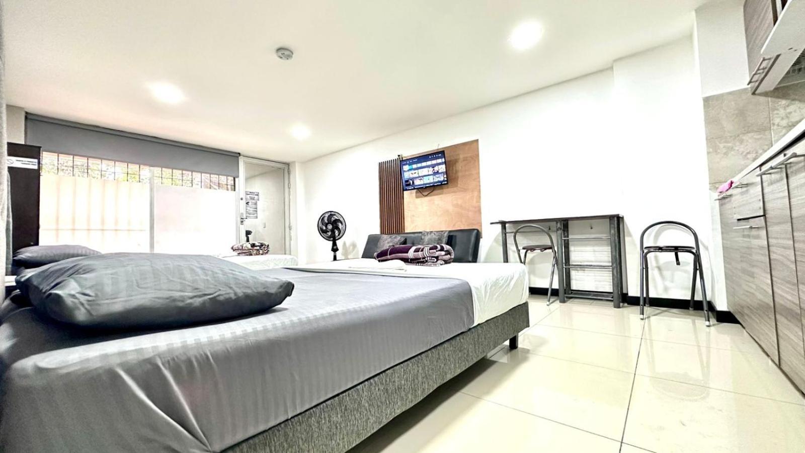 Apto Moderno En Laureles Medellin Exterior photo
