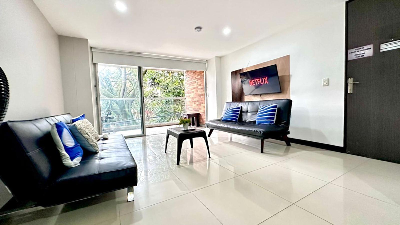 Apto Moderno En Laureles Medellin Exterior photo