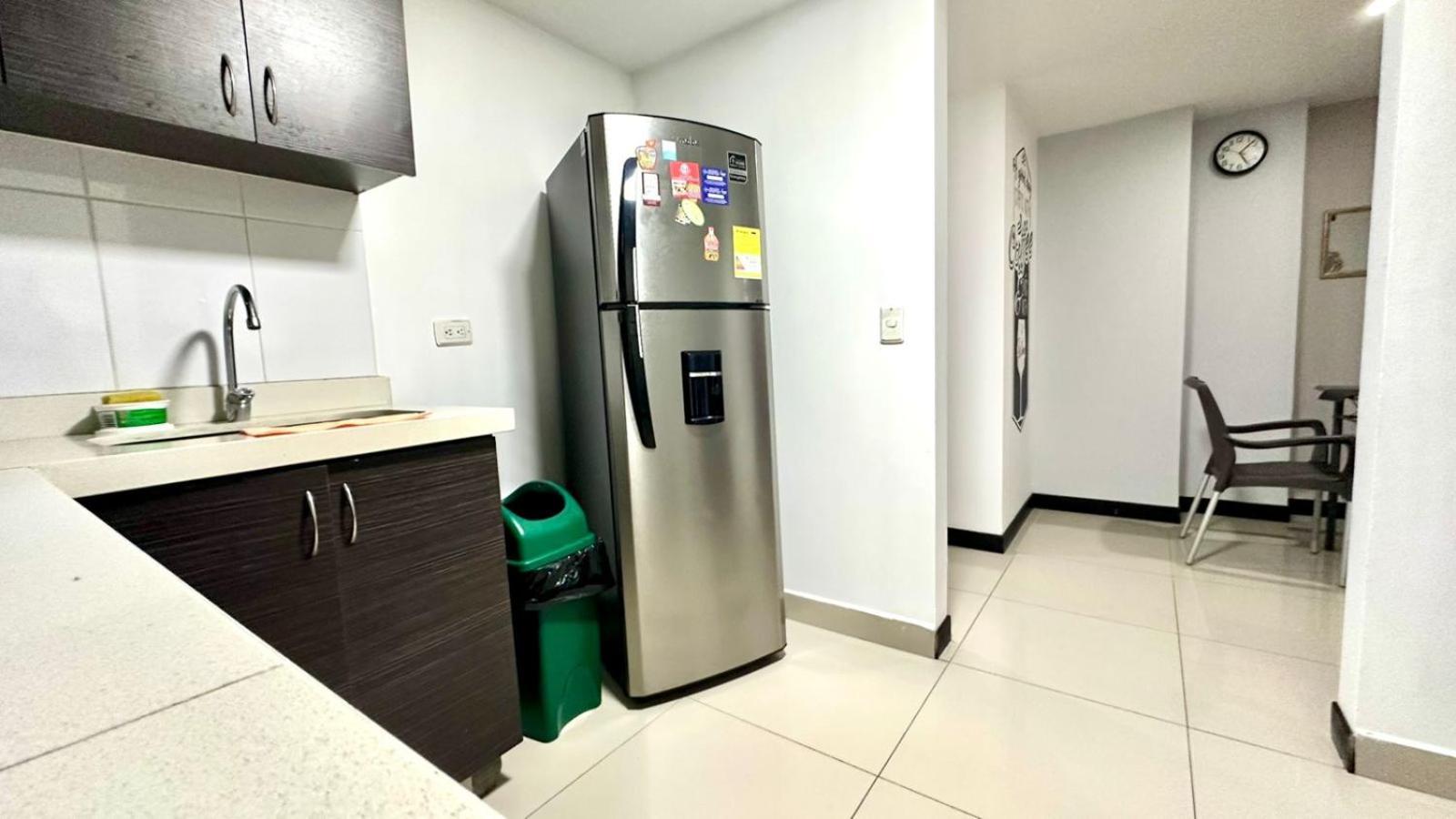 Apto Moderno En Laureles Medellin Exterior photo