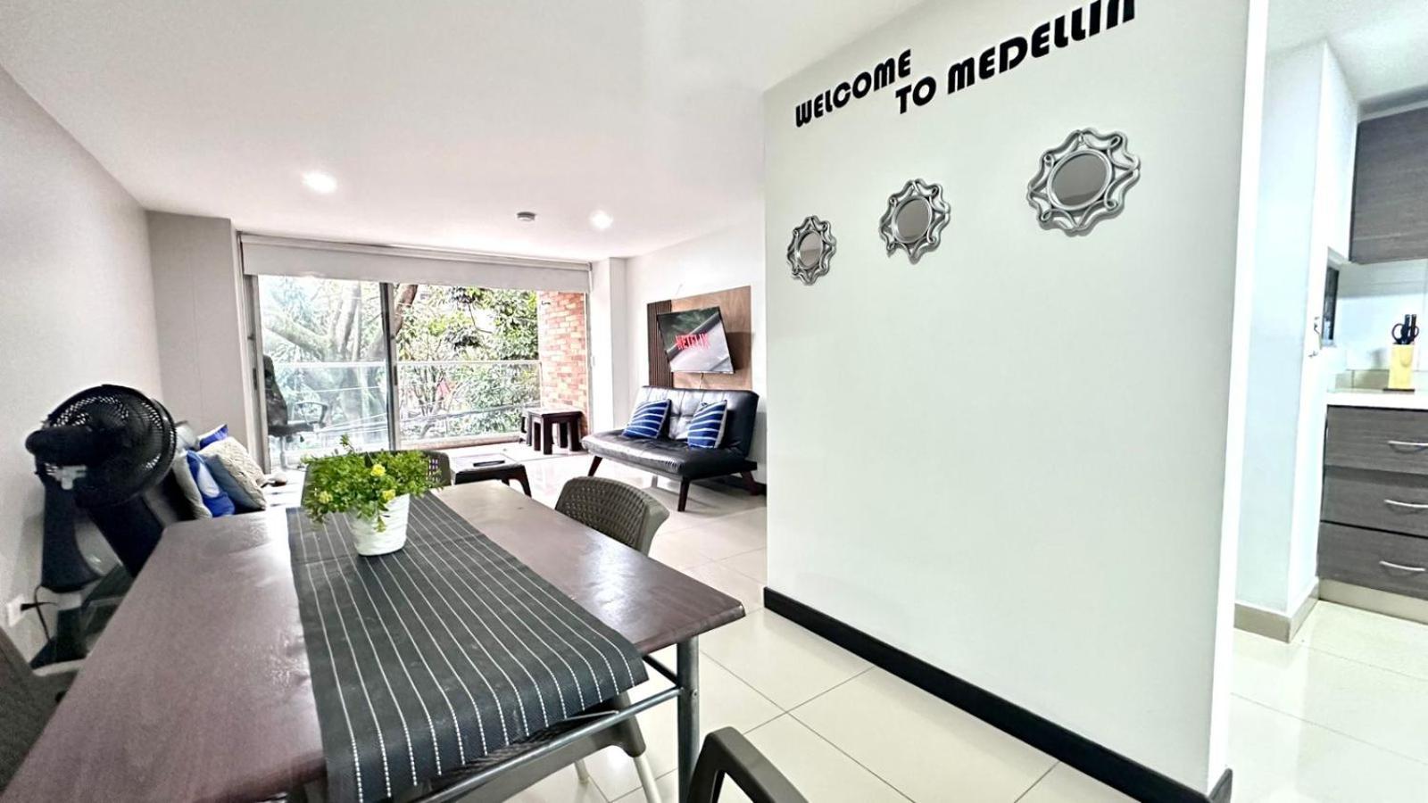 Apto Moderno En Laureles Medellin Exterior photo