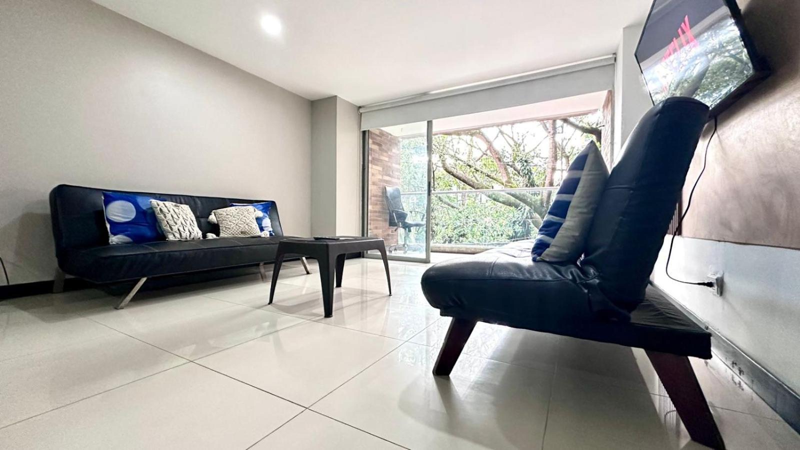 Apto Moderno En Laureles Medellin Exterior photo